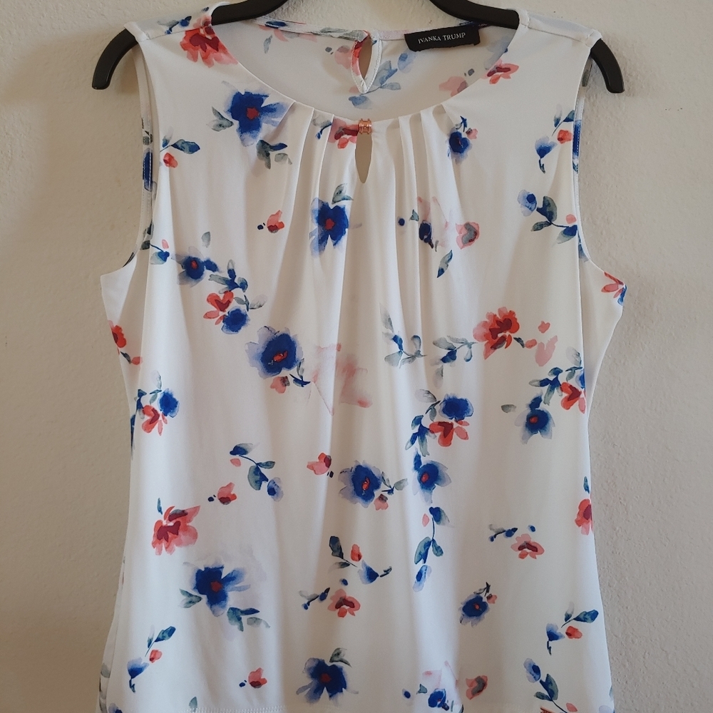 Sleeveless business top